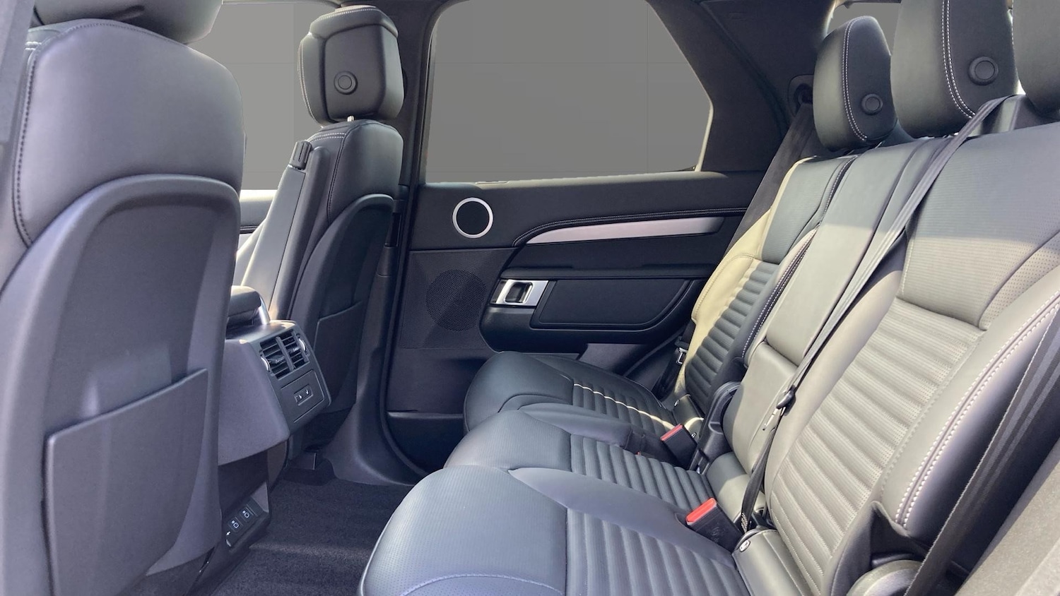 Used Land Rover Discovery 2025 for sale - 77277216: Photo 4