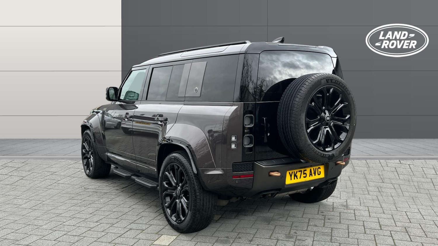 Used Land Rover Defender 2025 for sale - 77036628: Photo 2