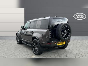 Used Land Rover Defender 2025 for sale - 77036628: Photo