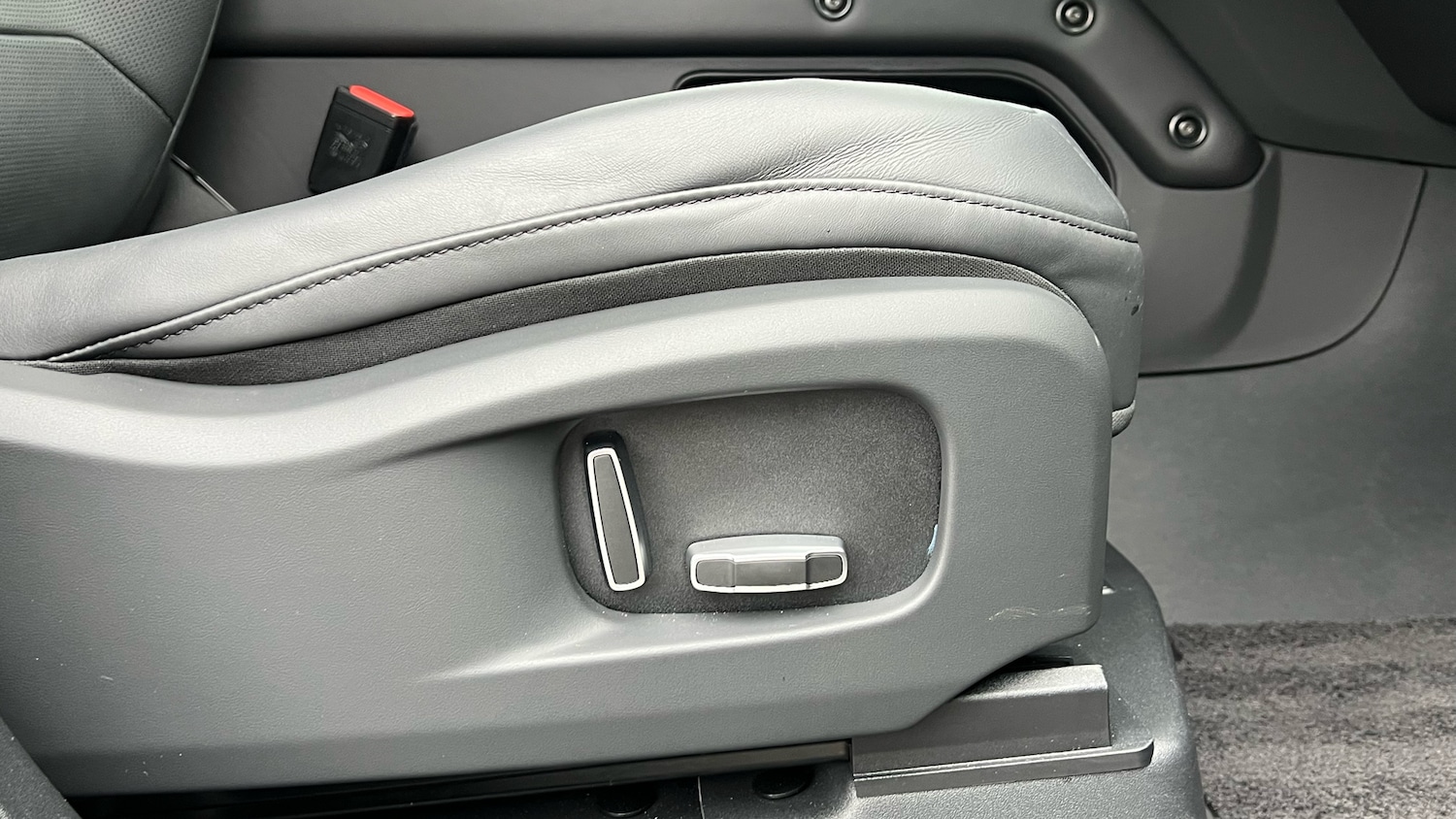 Used Land Rover Defender 2025 for sale - 77036628: Photo 36