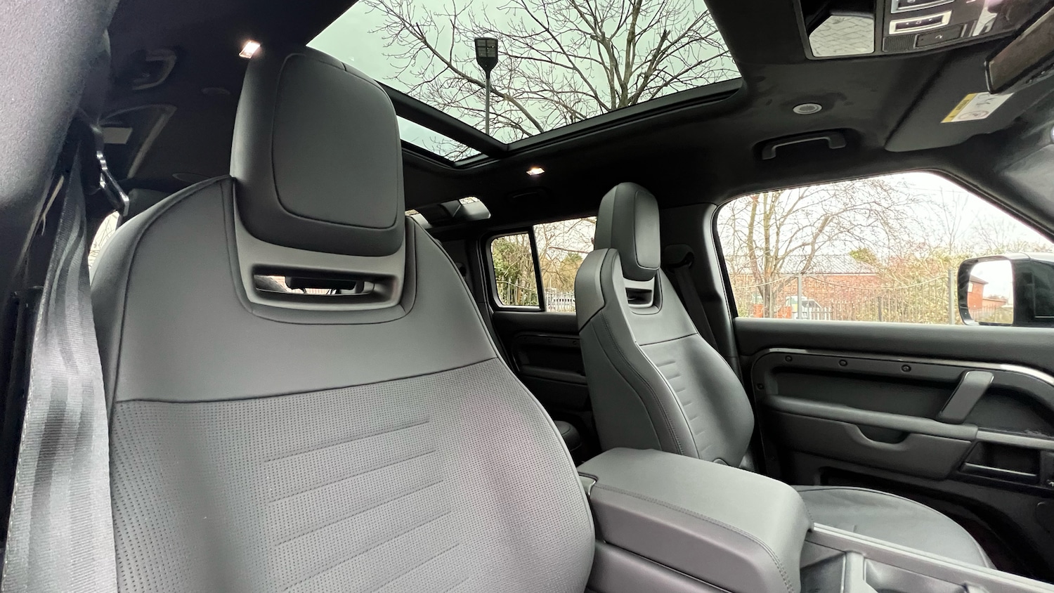 Used Land Rover Defender 2025 for sale - 77036628: Photo 37