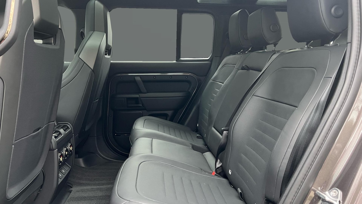 Used Land Rover Defender 2025 for sale - 77036628: Photo 4