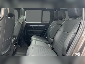 Used Land Rover Defender 2025 for sale - 77036628: Photo