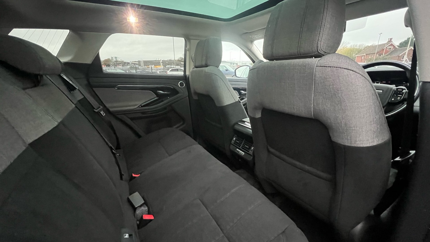 Used Land Rover Range Rover Evoque 2019 for sale - 76712301: Photo 32