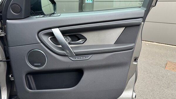 Used Land Rover Discovery Sport 2024 for sale - 76287118: Photo 36