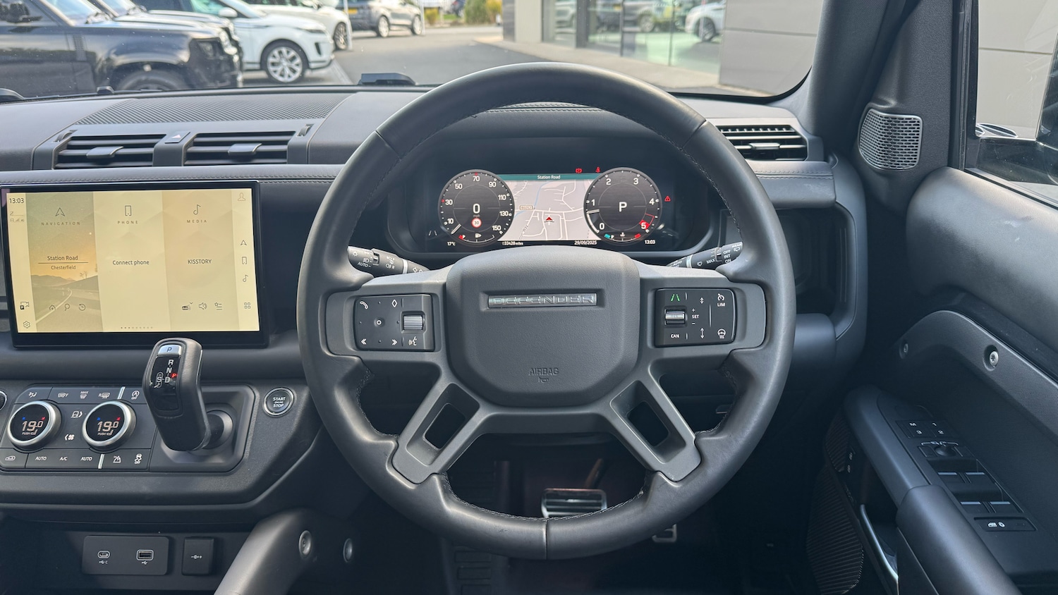 Used Land Rover Defender 2022 for sale - 76076259: Photo 15