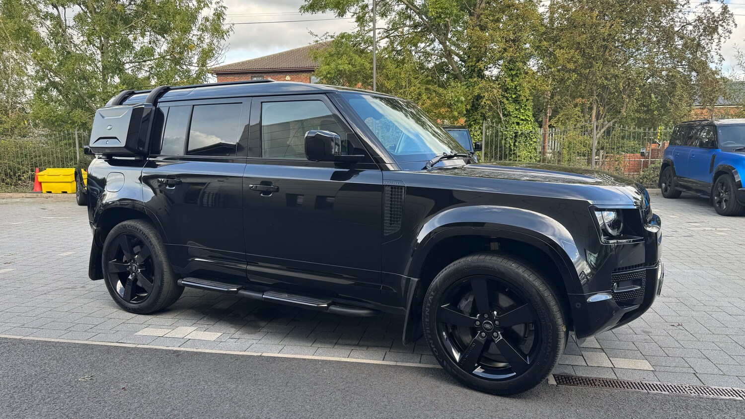 Used Land Rover Defender 2022 for sale - 76076259: Photo 26