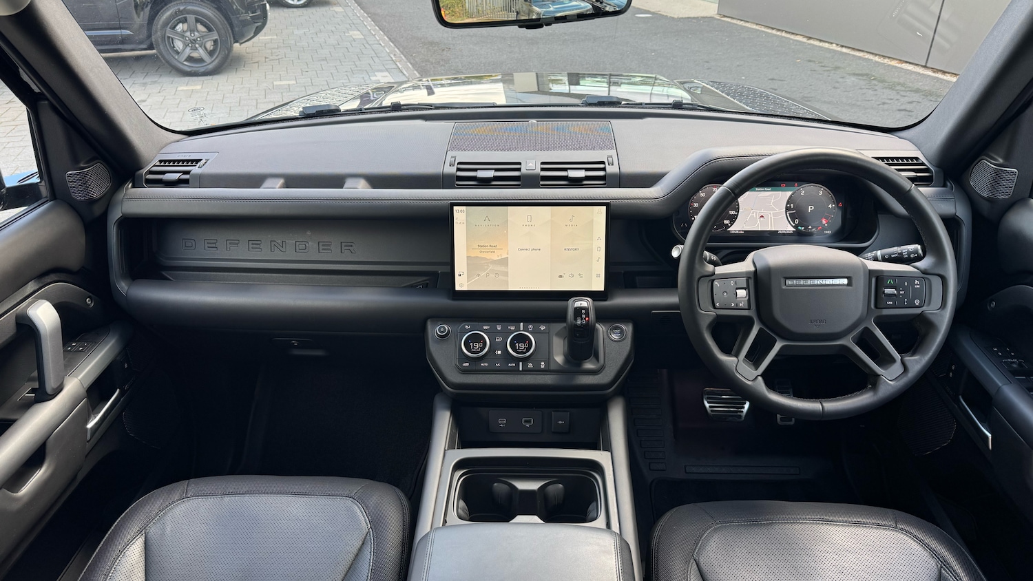 Used Land Rover Defender 2022 for sale - 76076259: Photo 9