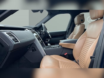Used Land Rover Discovery 2022 for sale - 79260627: Photo