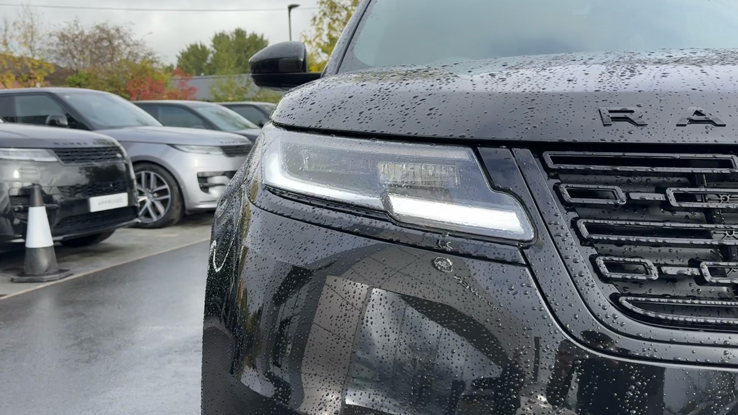 Used Land Rover Range Rover Velar 2025 for sale - 76319519: Photo 28