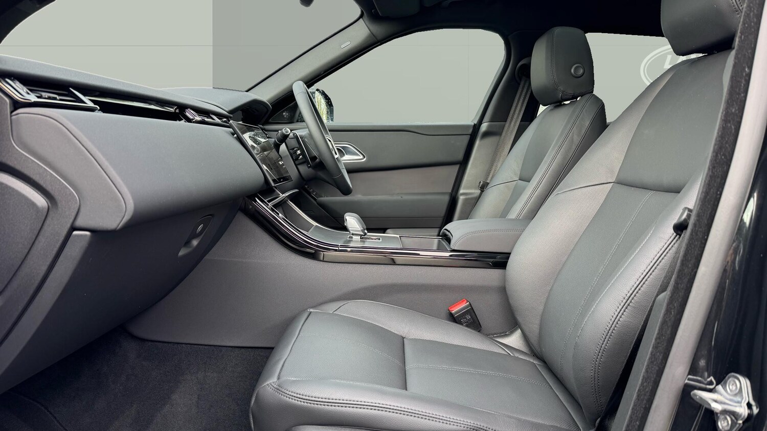 Used Land Rover Range Rover Velar 2025 for sale - 76319519: Photo 3