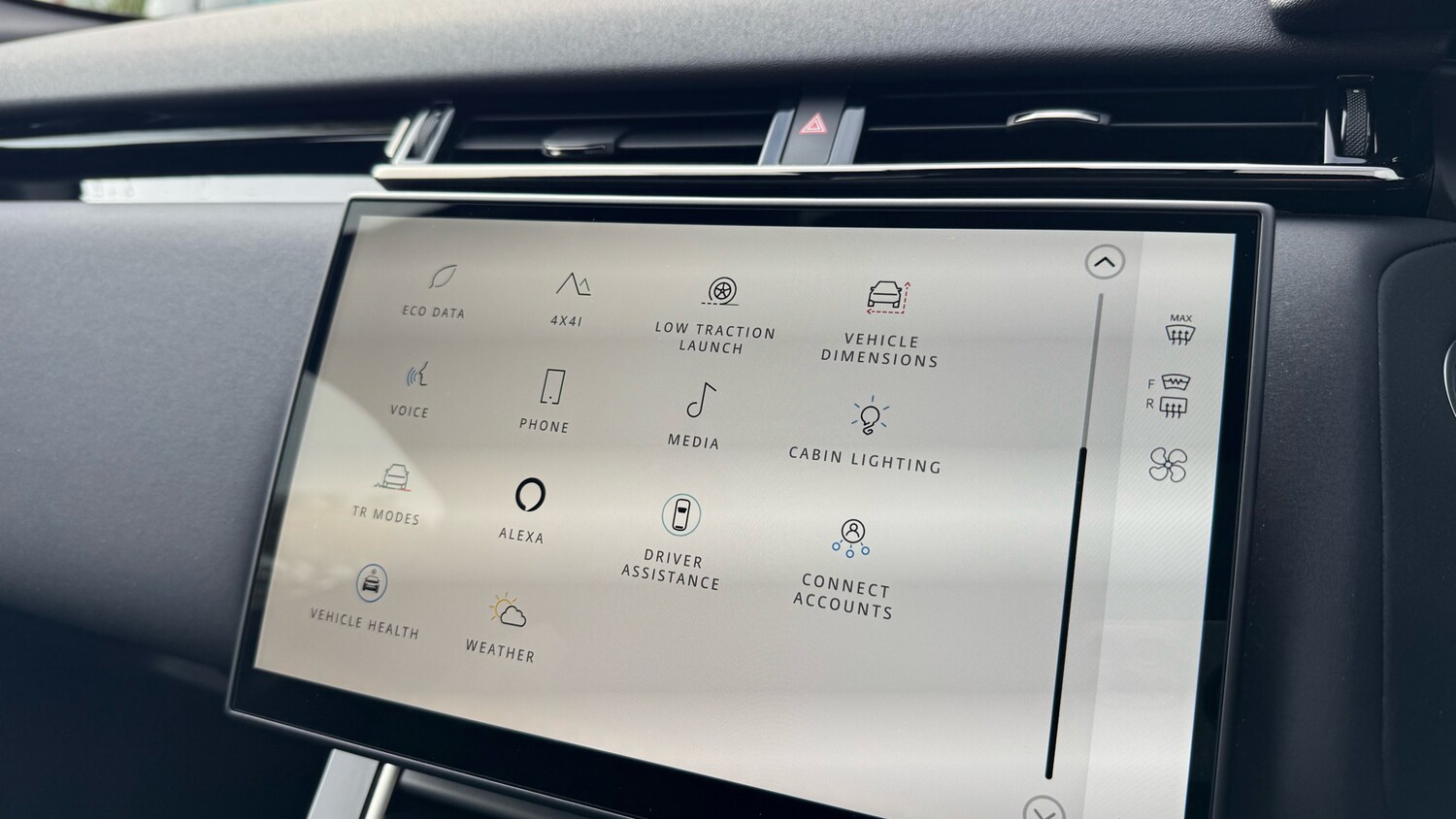 Used Land Rover Range Rover Velar 2025 for sale - 76319519: Photo 39