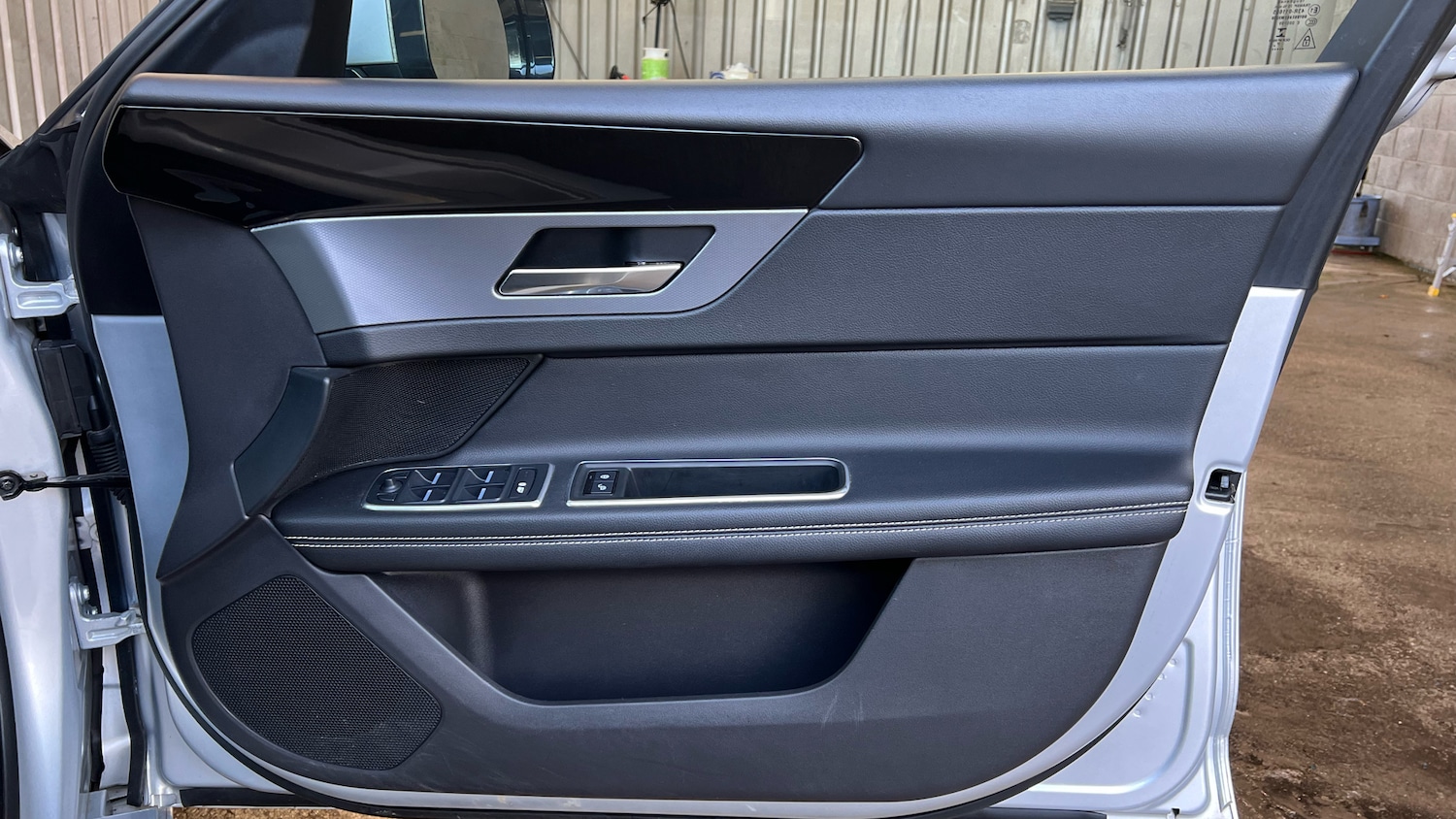 Used Jaguar XF 2018 for sale - 77746525: Photo 34