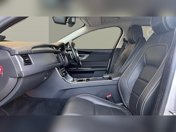 Used Jaguar XF 2018 for sale - 77746525: Photo