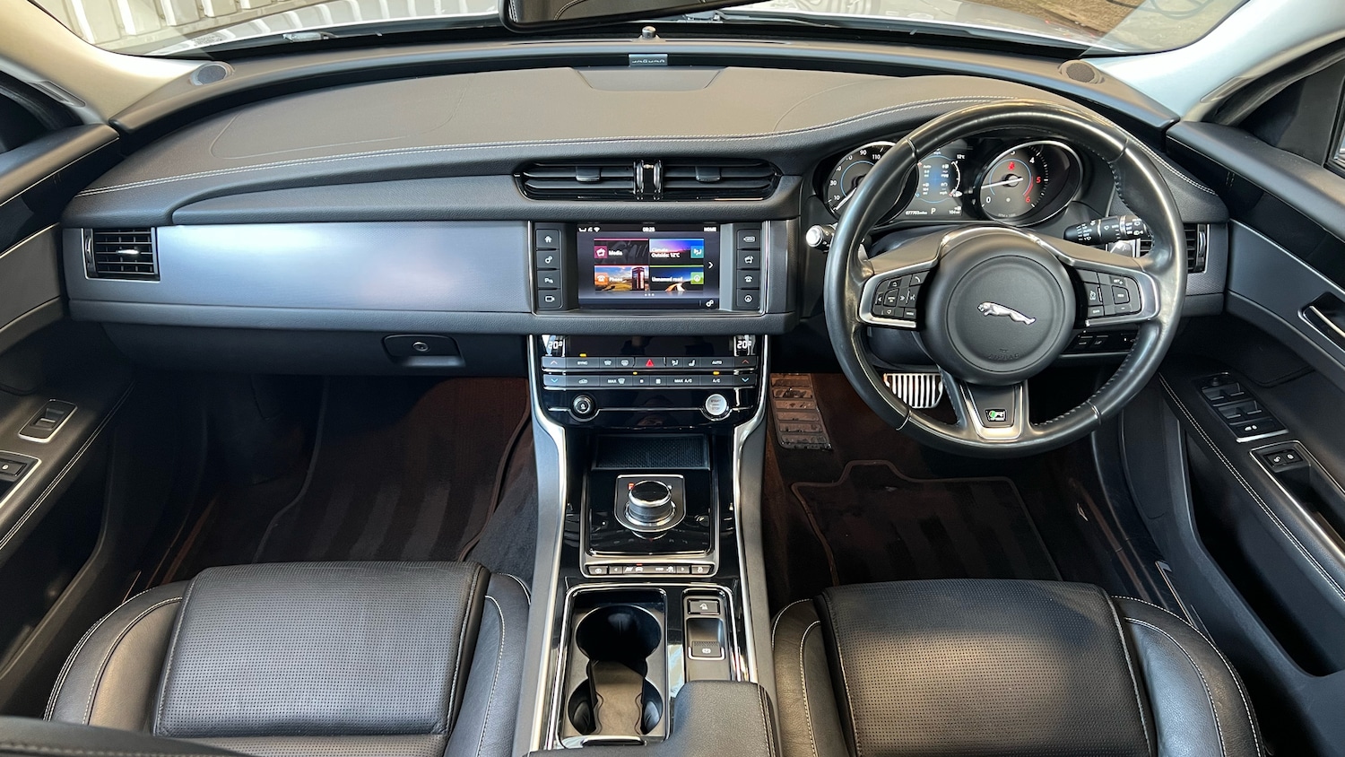 Used Jaguar XF 2018 for sale - 77746525: Photo 9