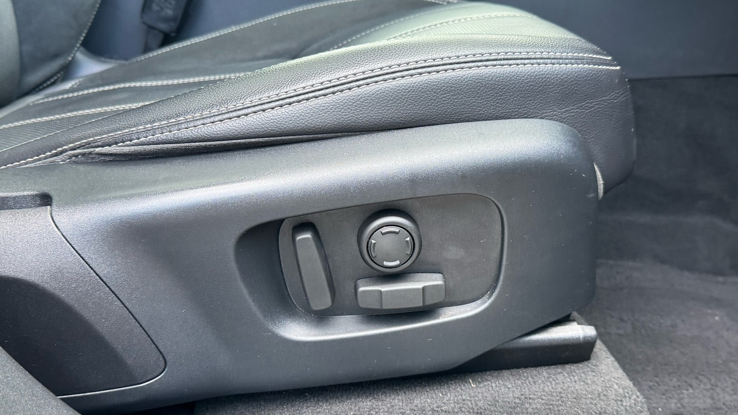 Used Land Rover Range Rover Velar 2020 for sale - 76355400: Photo 36