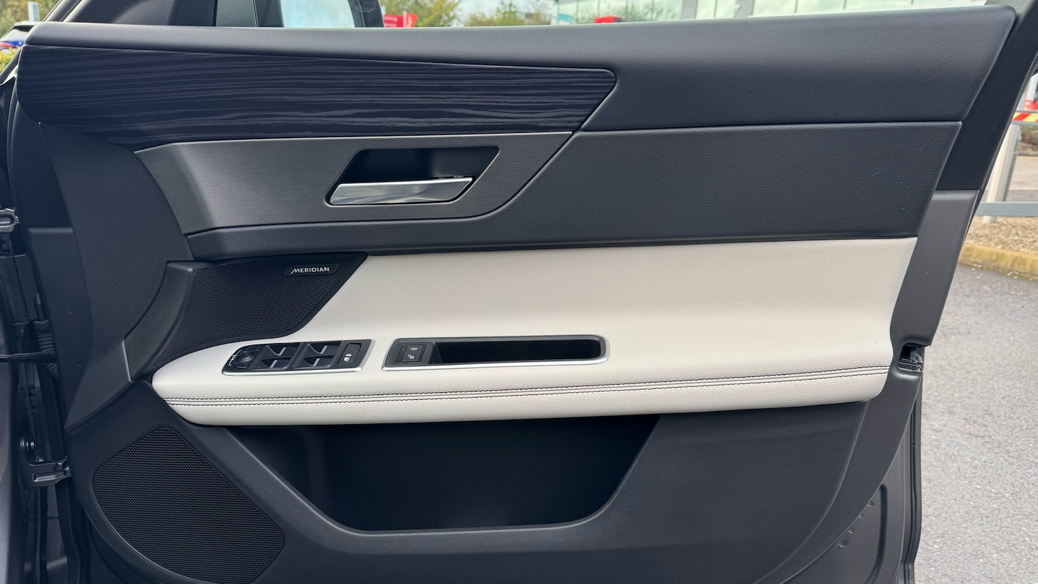 Used Jaguar XF 2017 for sale - 76405186: Photo 34