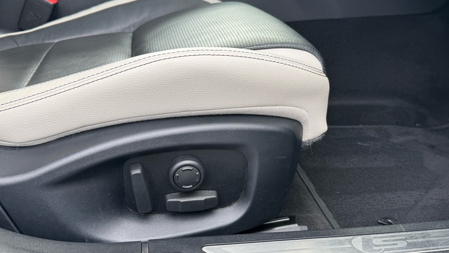 Used Jaguar XF 2017 for sale - 76405186: Photo 36