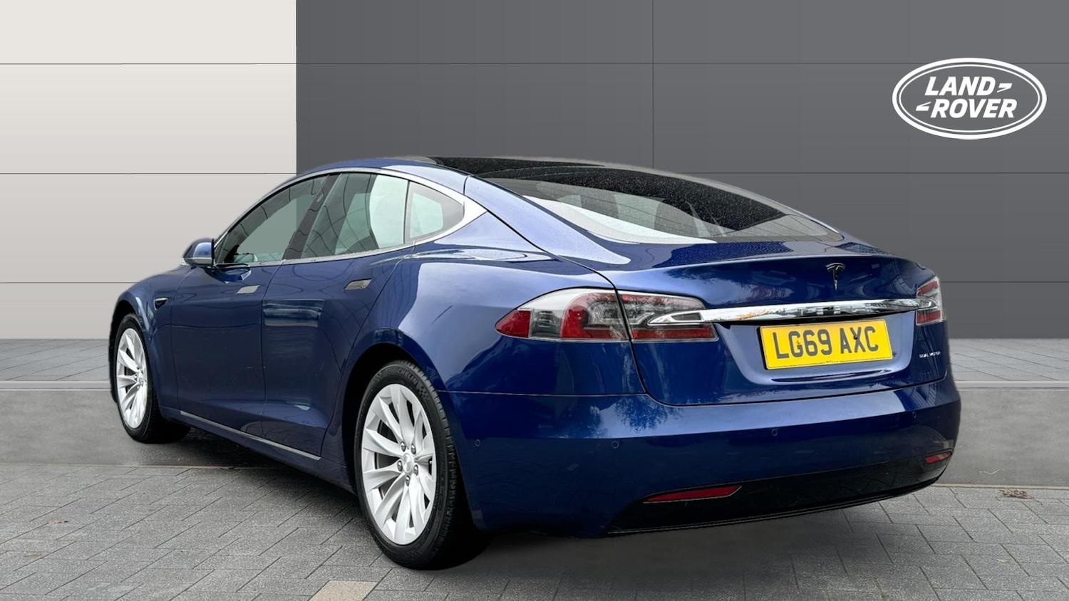 Used Tesla Model S 2019 for sale - 76352409: Photo 2
