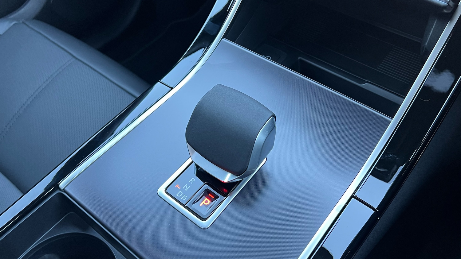 Used Land Rover Range Rover Velar 2025 for sale - 77544550: Photo 13