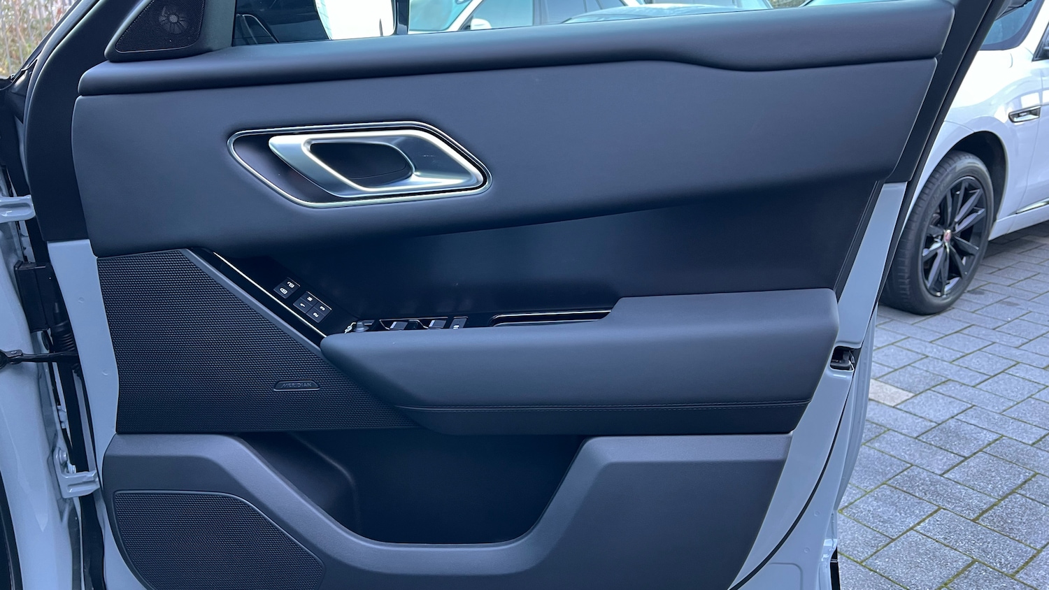 Used Land Rover Range Rover Velar 2025 for sale - 77544550: Photo 32