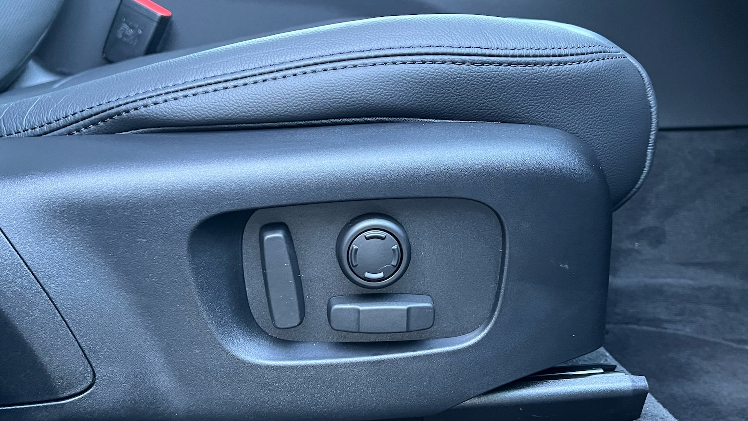 Used Land Rover Range Rover Velar 2025 for sale - 77544550: Photo 34