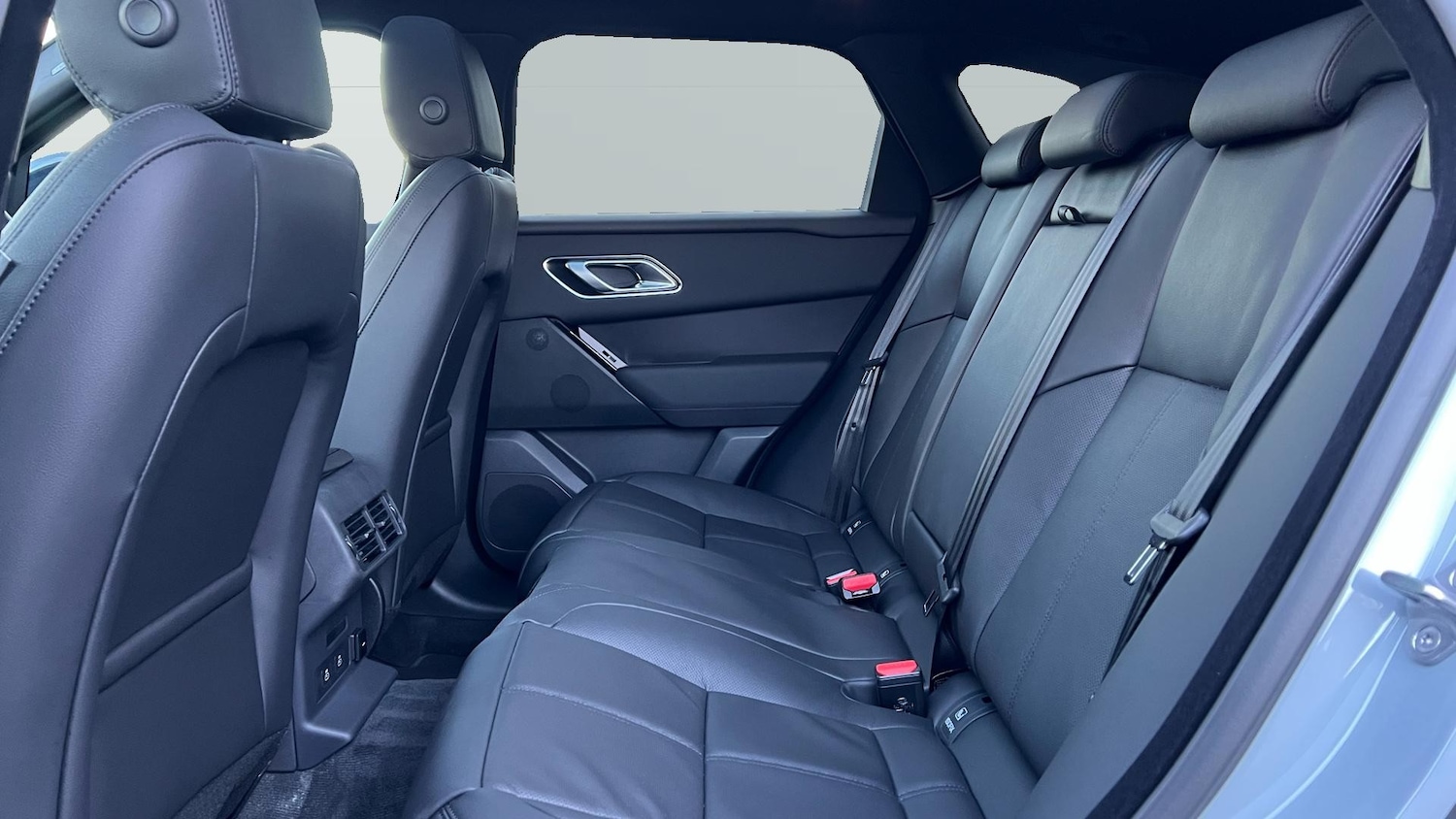 Used Land Rover Range Rover Velar 2025 for sale - 77544550: Photo 4