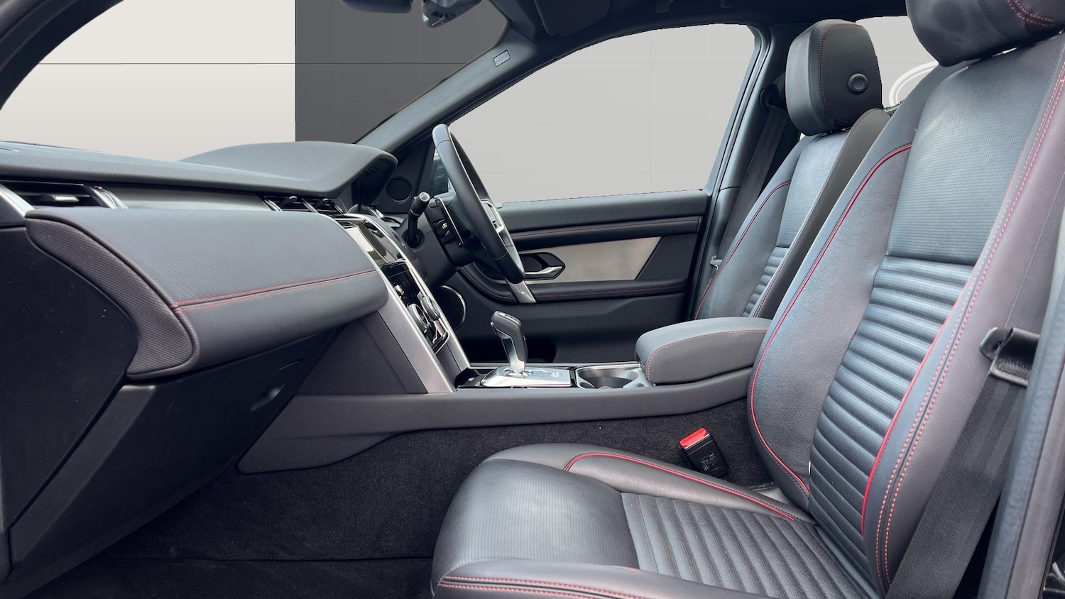 Used Land Rover Discovery Sport 2023 for sale - 78027636: Photo 3