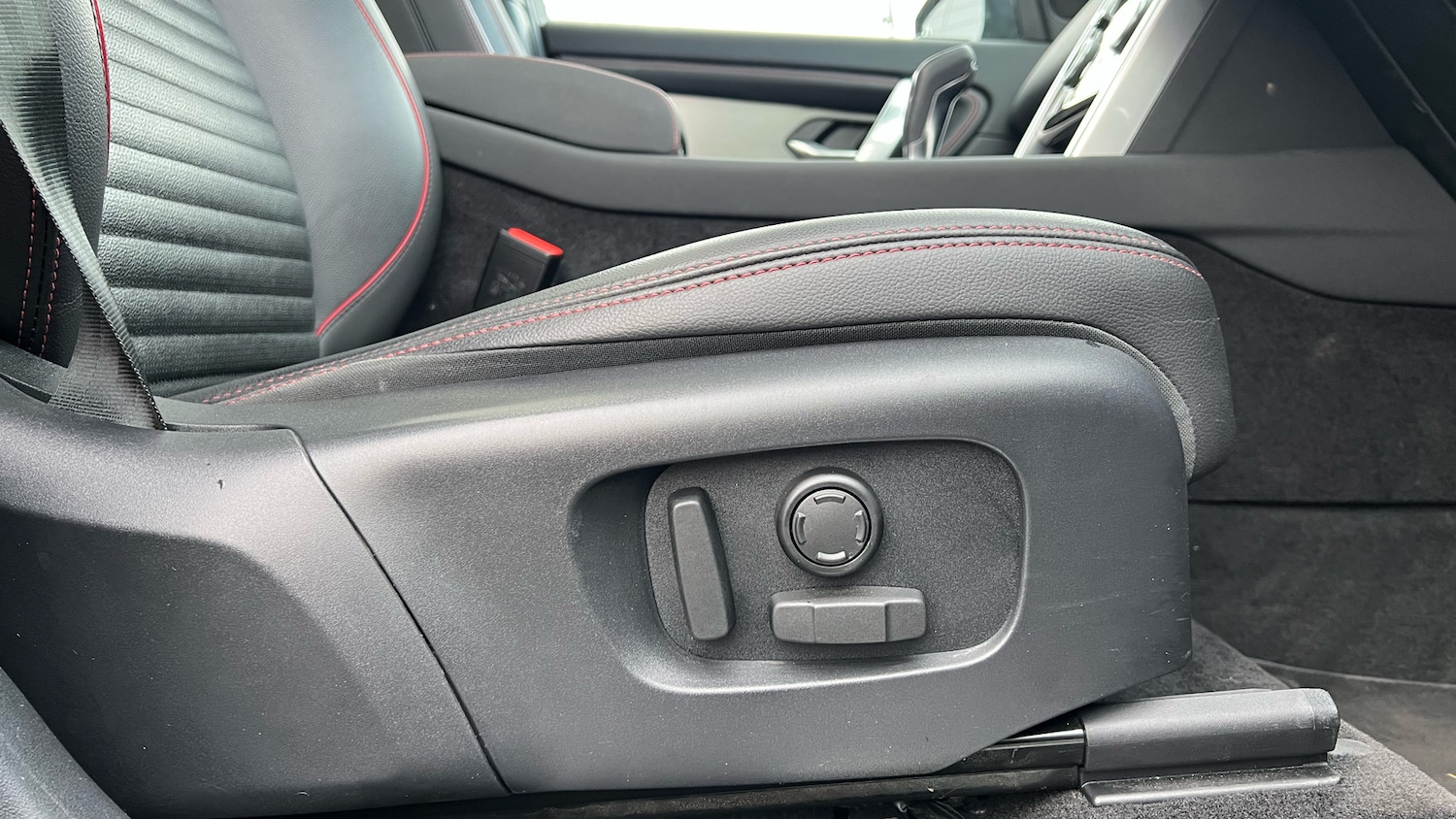 Used Land Rover Discovery Sport 2023 for sale - 78027636: Photo 35