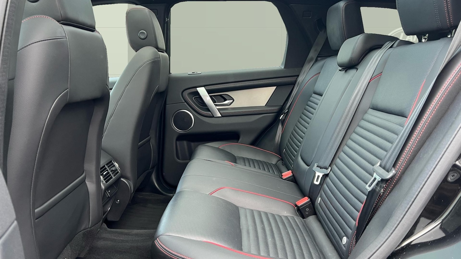 Used Land Rover Discovery Sport 2023 for sale - 78027636: Photo 4