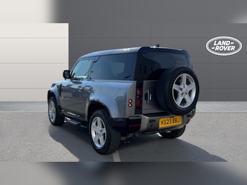 Used Land Rover Defender 2023 for sale - 78039163: Photo