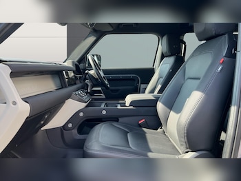 Used Land Rover Defender 2023 for sale - 78039163: Photo