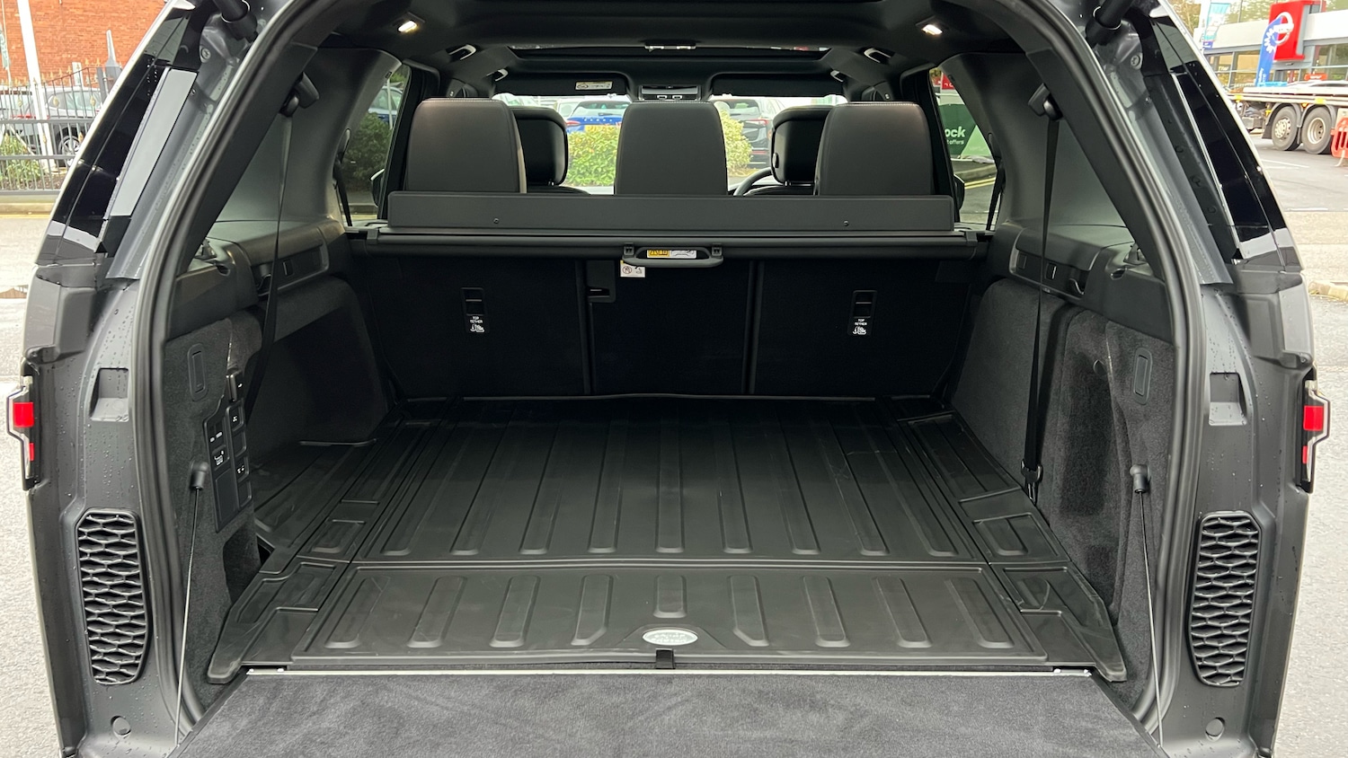 Used Land Rover Discovery 2025 for sale - 77640482: Photo 10