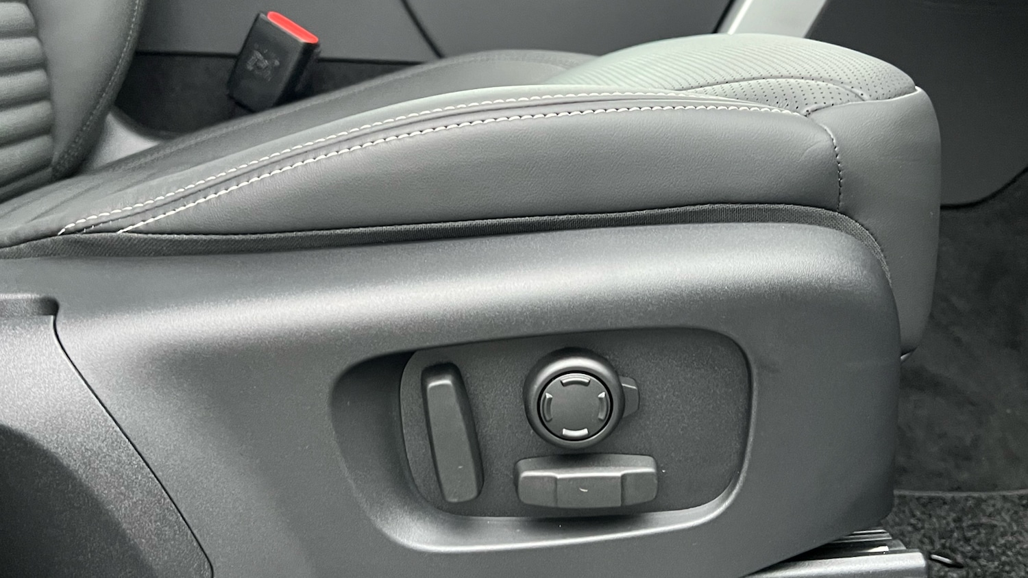 Used Land Rover Discovery 2025 for sale - 77640482: Photo 36