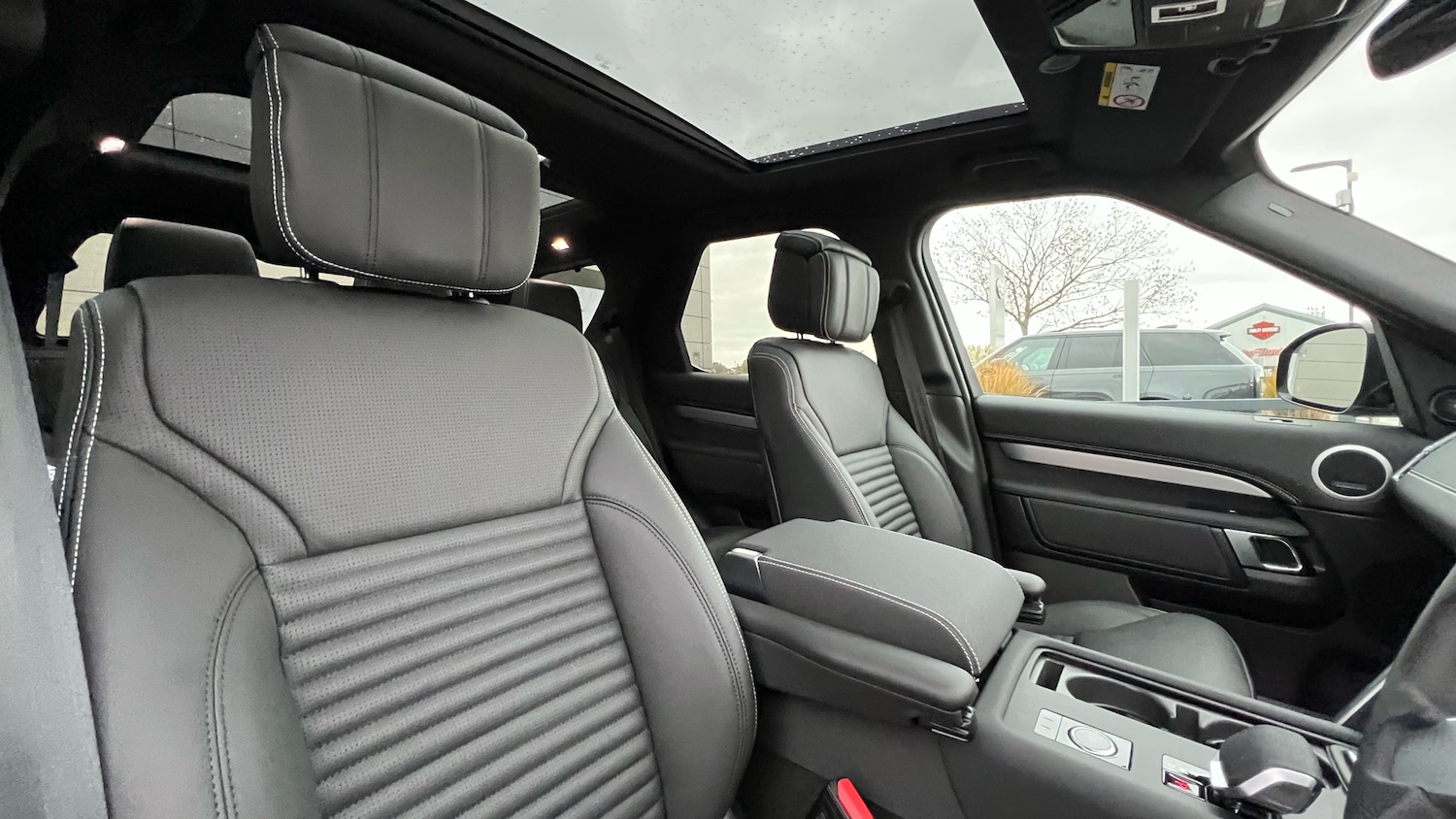 Used Land Rover Discovery 2025 for sale - 77640482: Photo 37