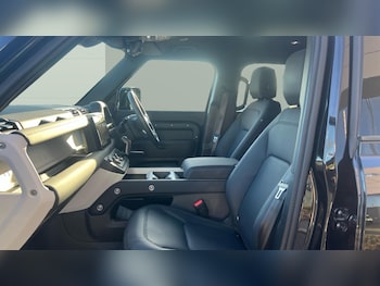 Used Land Rover Defender 2024 for sale - 77069552: Photo