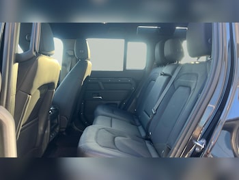 Used Land Rover Defender 2024 for sale - 77069552: Photo