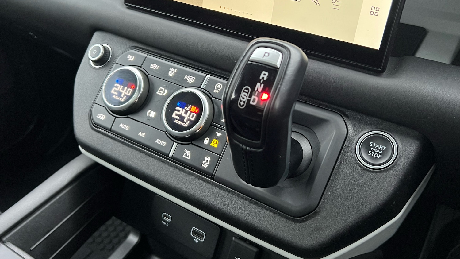 Used Land Rover Defender 2022 for sale - 77198780: Photo 13