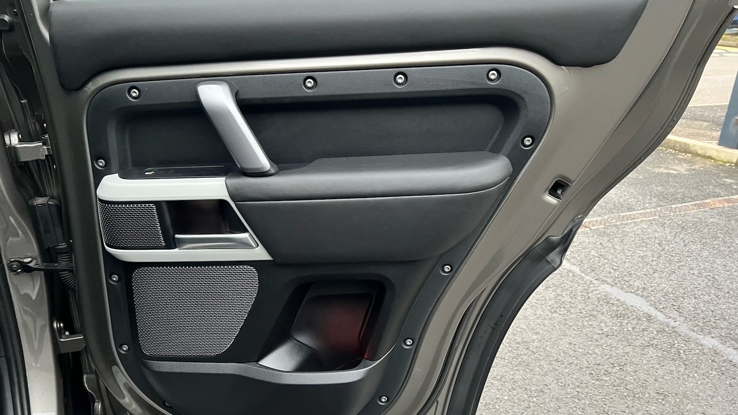 Used Land Rover Defender 2022 for sale - 77198780: Photo 31