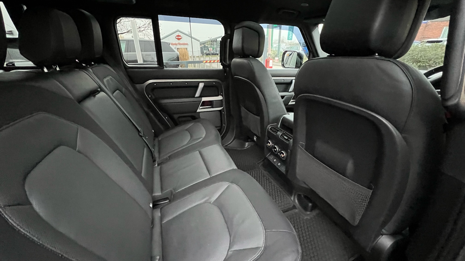 Used Land Rover Defender 2022 for sale - 77198780: Photo 32