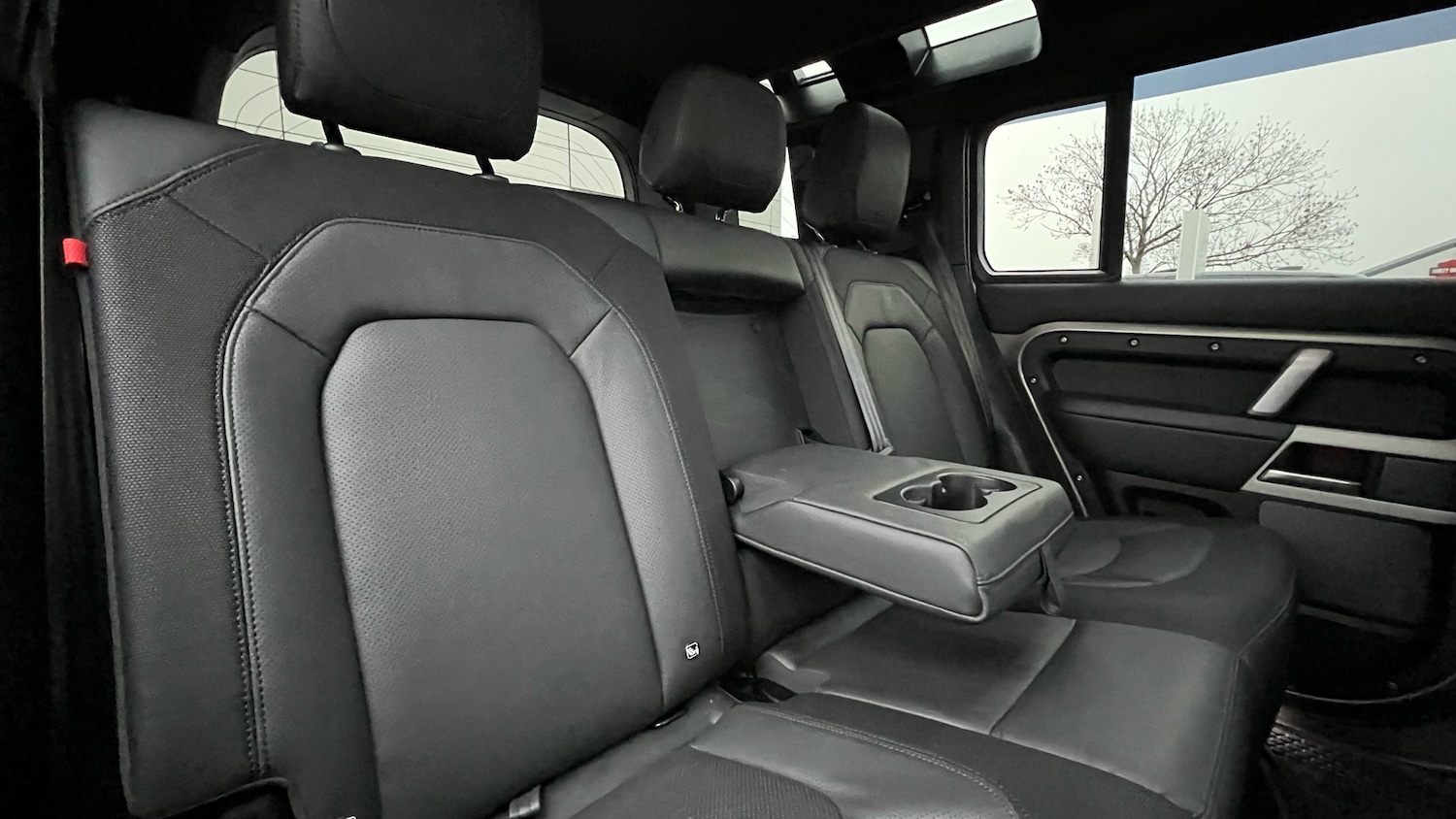 Used Land Rover Defender 2022 for sale - 77198780: Photo 33