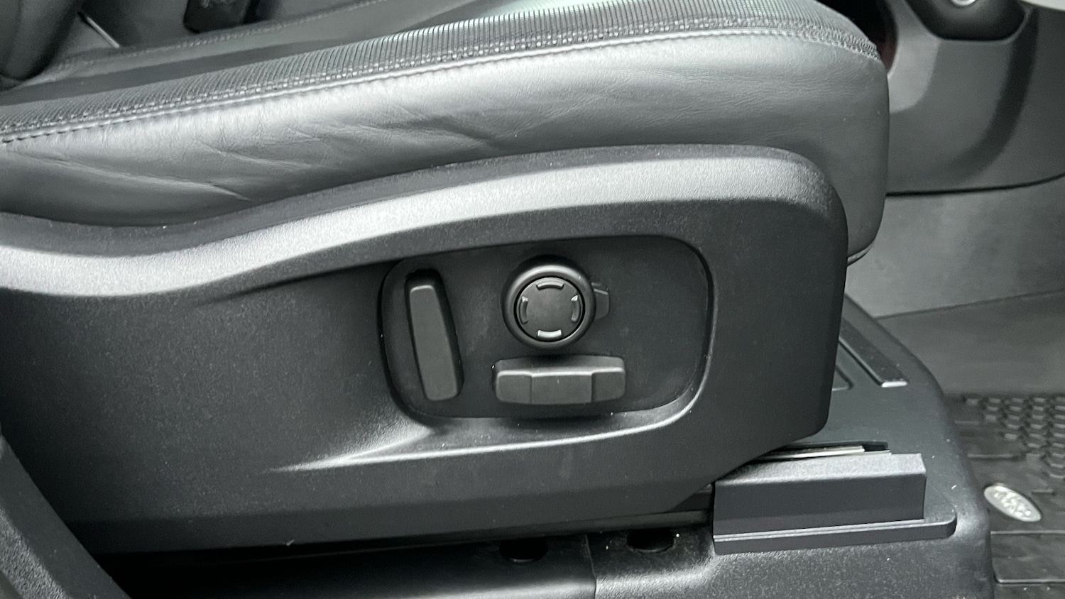 Used Land Rover Defender 2022 for sale - 77198780: Photo 36