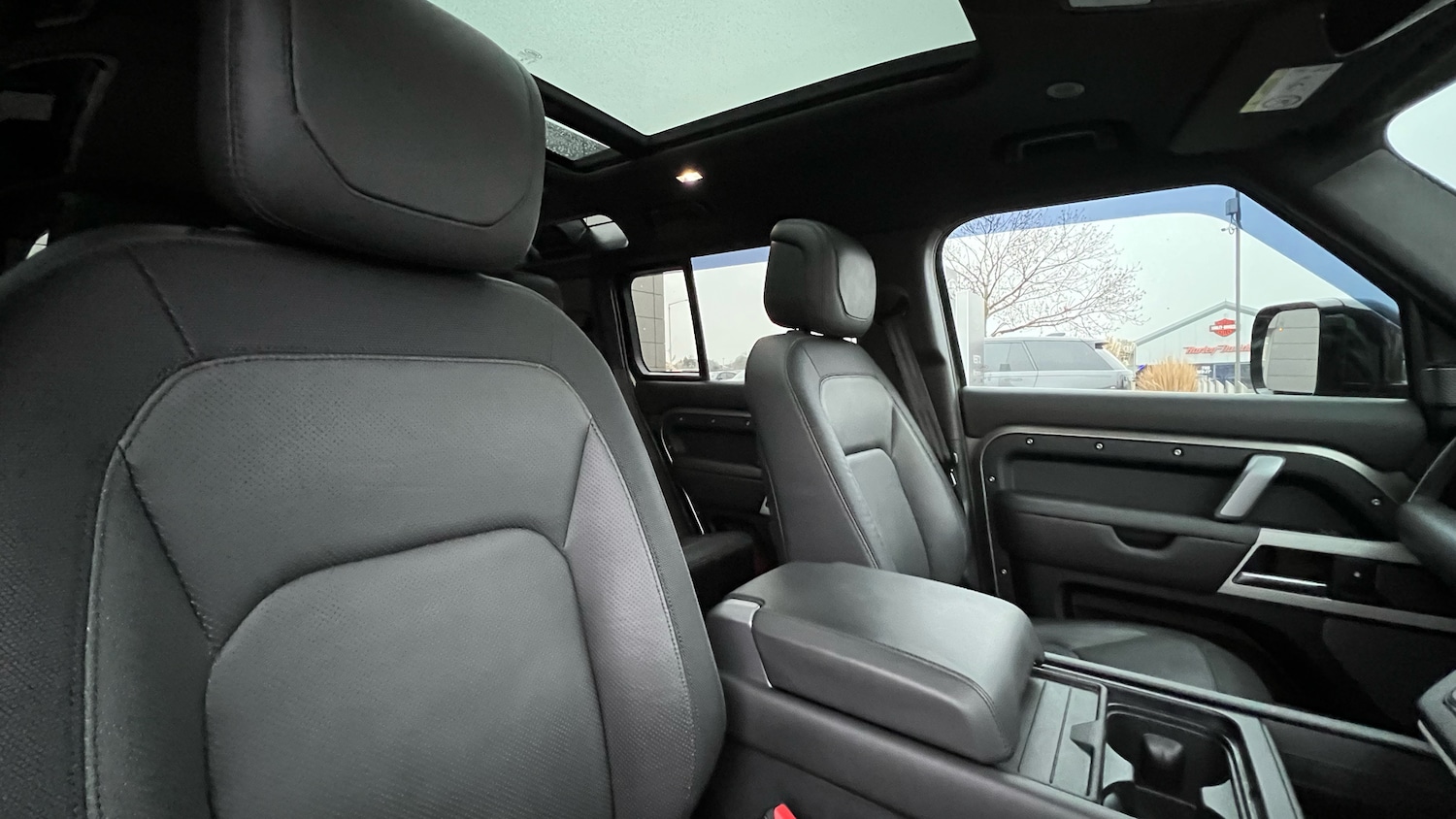 Used Land Rover Defender 2022 for sale - 77198780: Photo 37