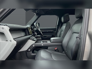 Used Land Rover Defender 2022 for sale - 77198780: Photo