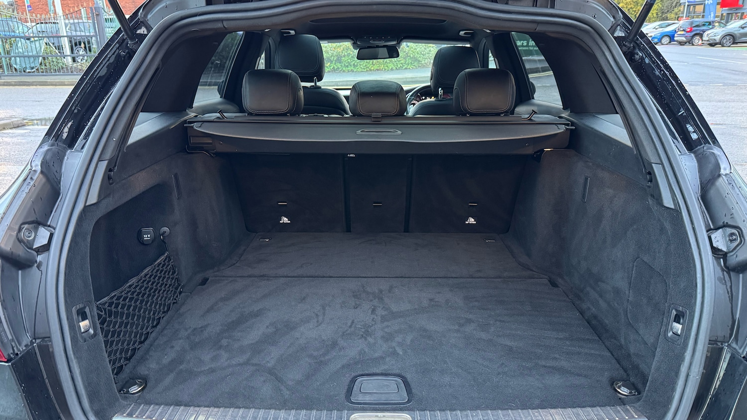 Used Mercedes-Benz C Class 2018 for sale - 76428570: Photo 10