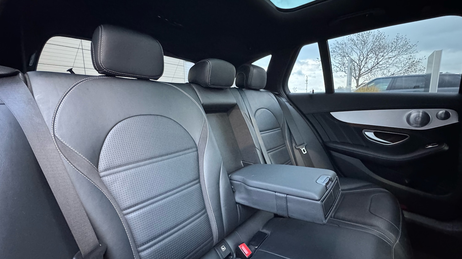 Used Mercedes-Benz C Class 2018 for sale - 76428570: Photo 33