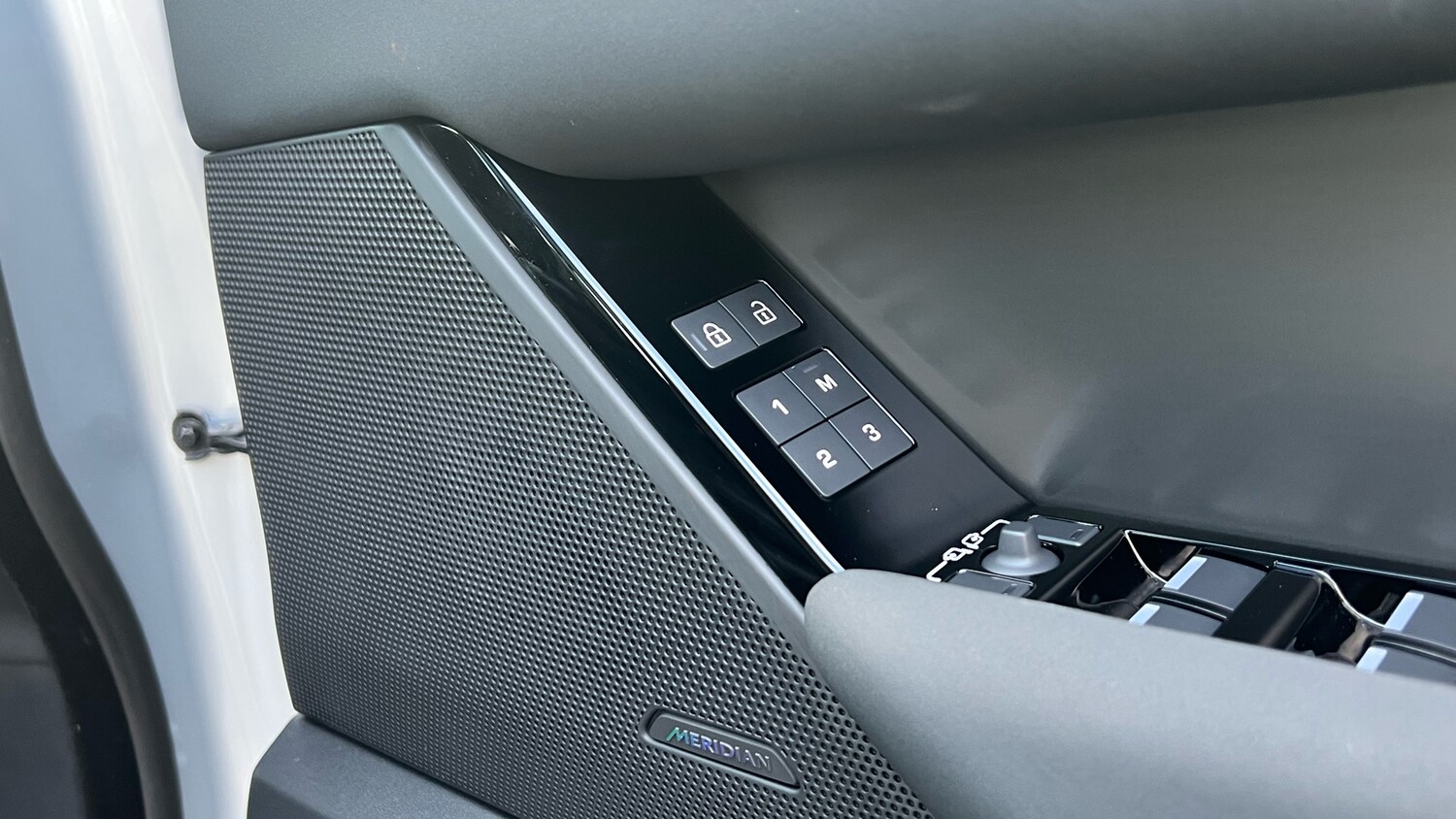 Used Land Rover Range Rover Velar 2025 for sale - 76924211: Photo 35