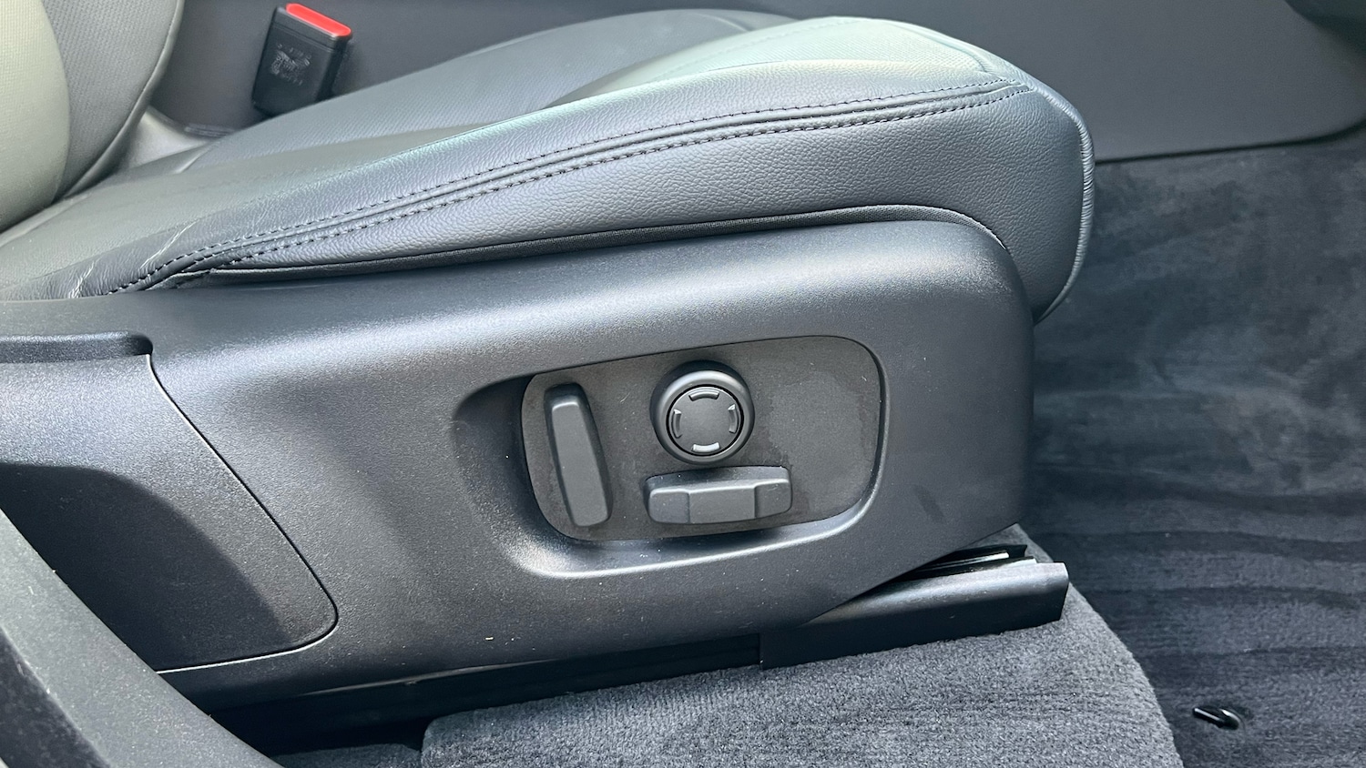 Used Land Rover Range Rover Velar 2025 for sale - 76924211: Photo 36