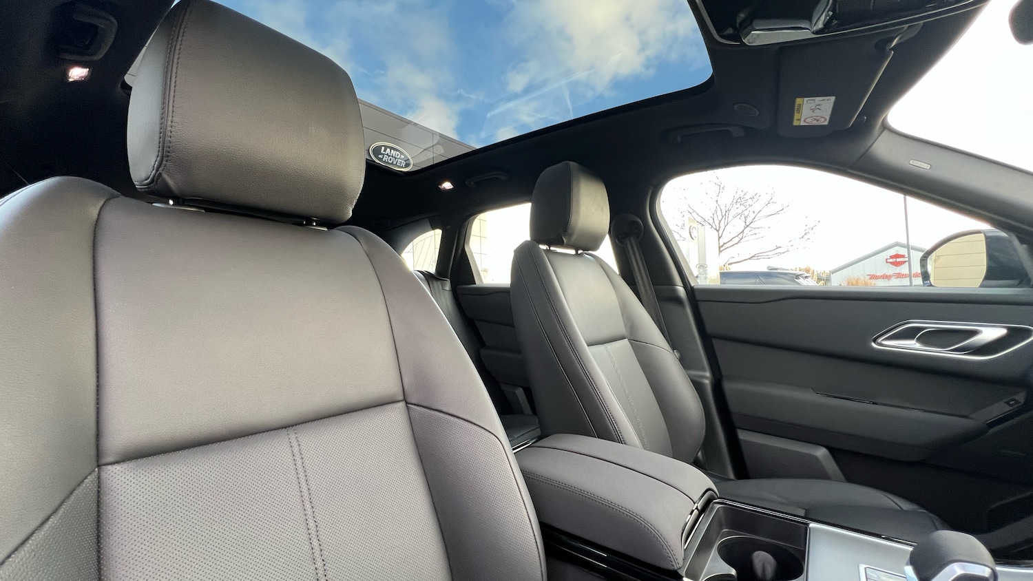 Used Land Rover Range Rover Velar 2025 for sale - 76924211: Photo 37