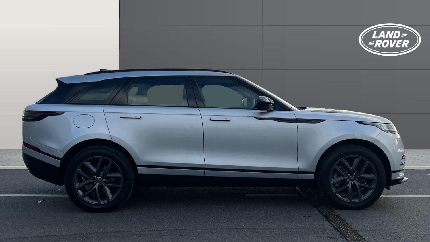 Used Land Rover Range Rover Velar 2025 for sale - 76924211: Photo 5